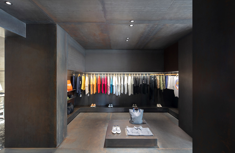 服装店空间这样设计,别有一番风味10.jpg